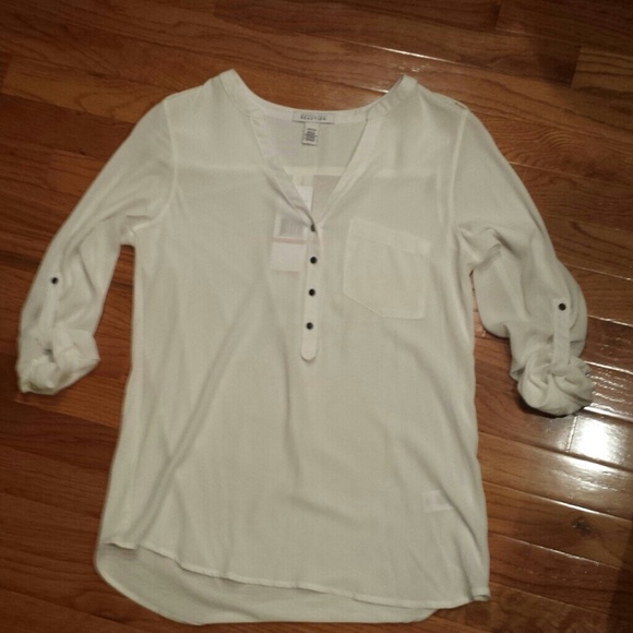 ***SOLD***Kenneth Cole Reaction - Ivory