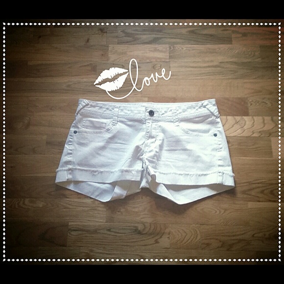 Mudd white shorts