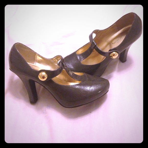 Charlotte Russe gray/grey Mary Jane heels