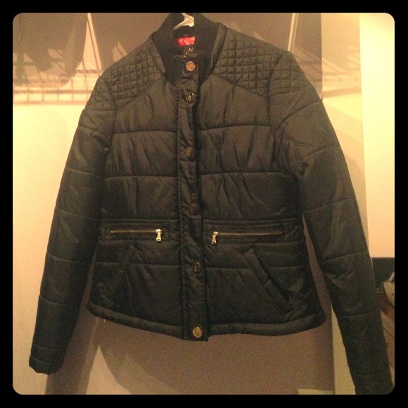 High quality baby phat winter coat. Super warm.