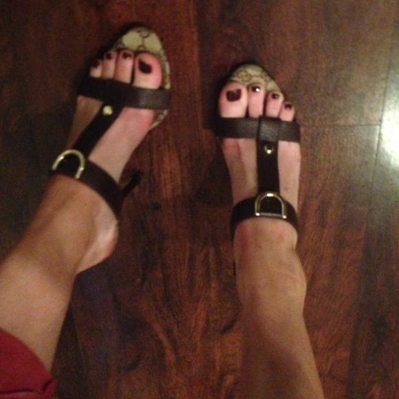 Gucci sandals