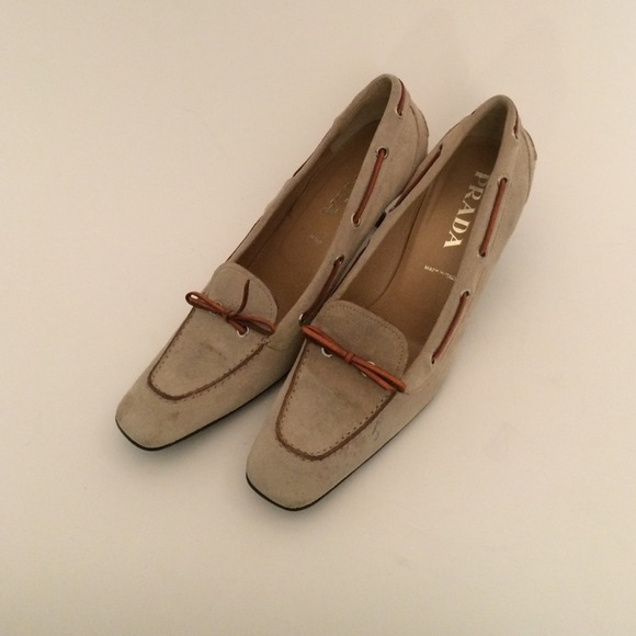 Parchment colored suede pumps