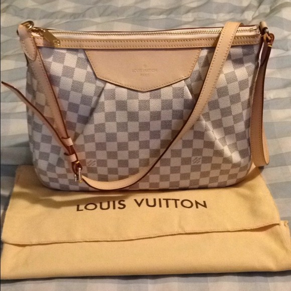 ❌SOLD❌ Authentic LV  Damier Azur Siracusa MM
