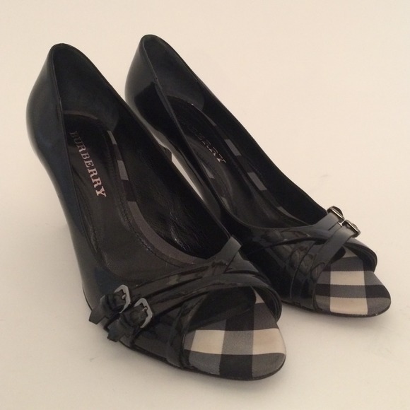 Black patent leather peep toe pumps