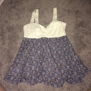 Nice barely worn top!