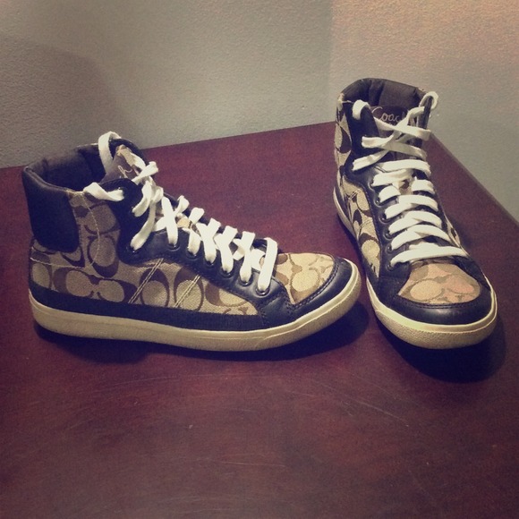 🚫 S O L D 🚫Coach Hightop Sneakers 🚫 S O L D 🚫