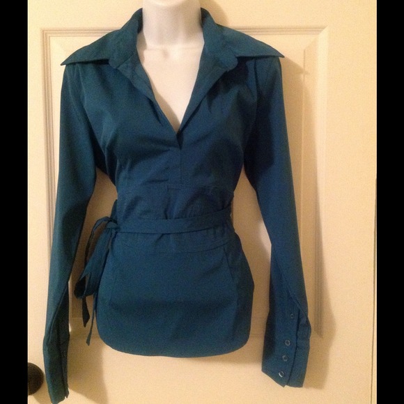 ❌SOLD❌Blue stretch top