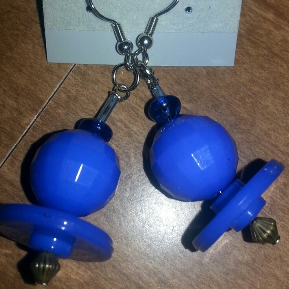 Blue balls earrings