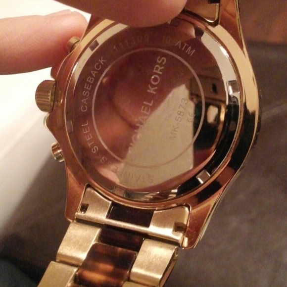 Watch - Picture 2 of 3