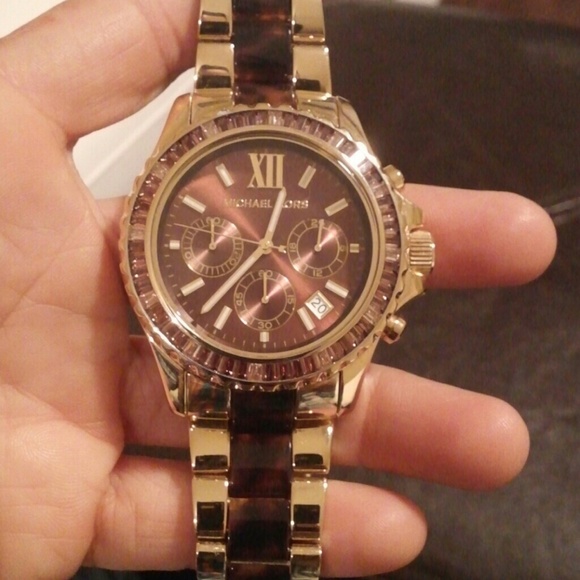 Watch - Picture 3 of 3