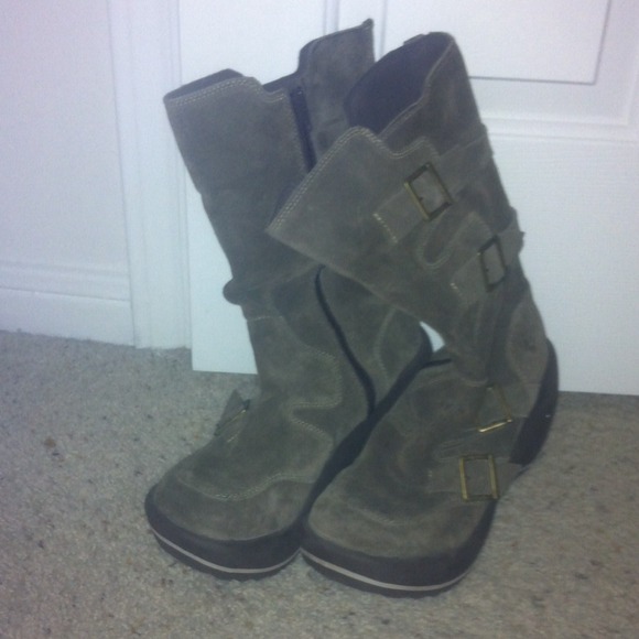 Boots - Picture 2 of 3