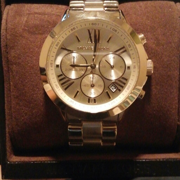 Watch - Picture 1 of 3