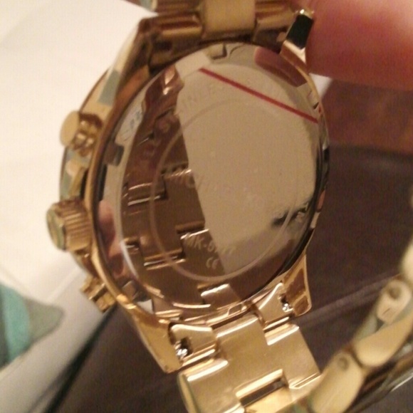 Watch - Picture 2 of 3