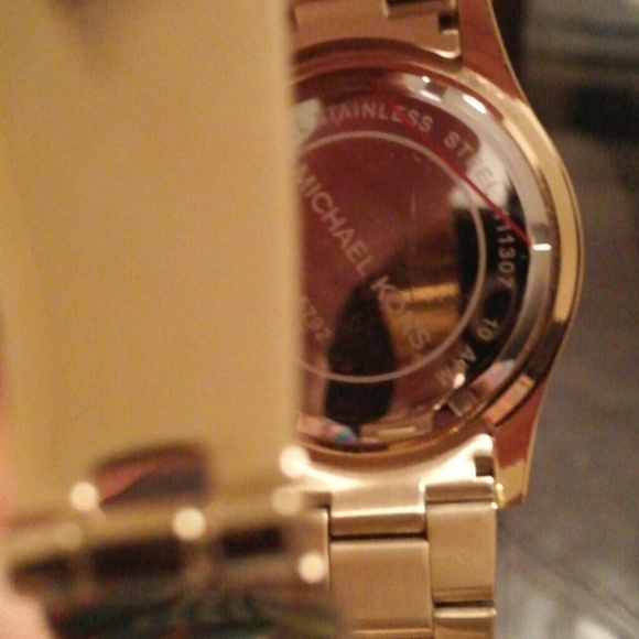 Watch - Picture 2 of 3