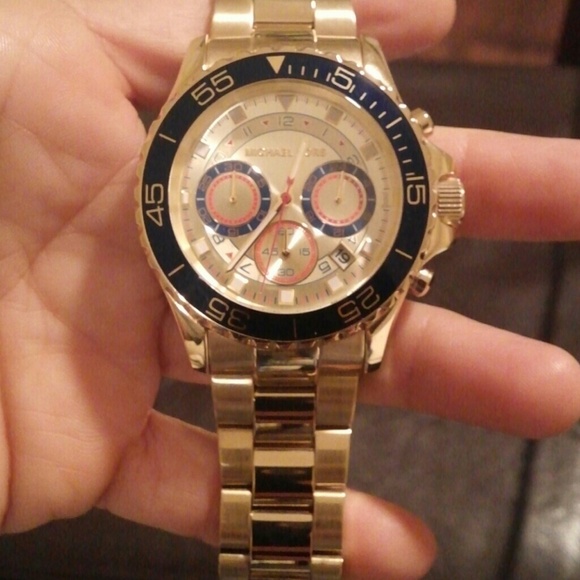 Watch - Picture 3 of 3