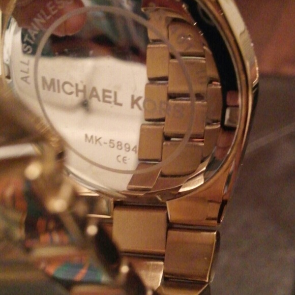 Watch - Picture 2 of 3