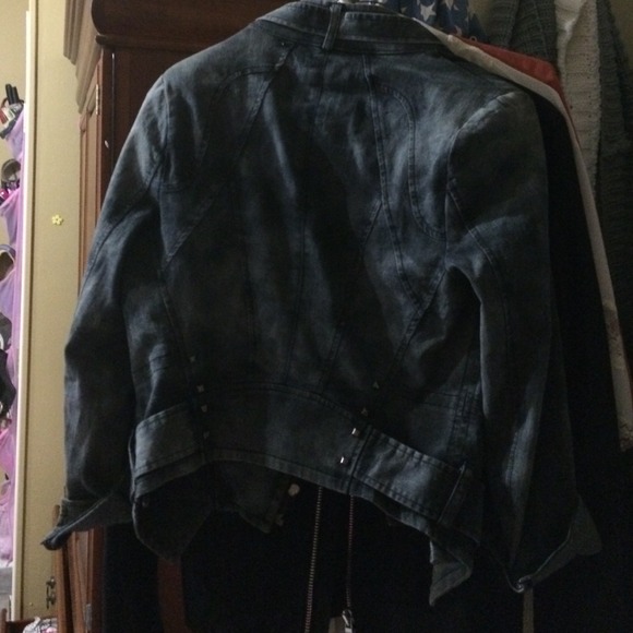 Jacket - Picture 4 of 4