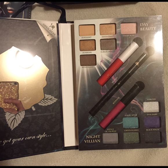 Disney Princess Aurora Good Vs. Evil Makeup Book - Picture 2 of 2