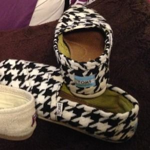 Toms