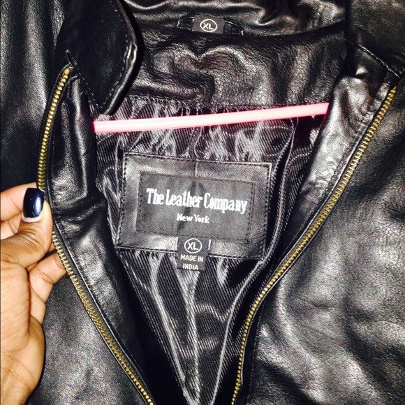 Authentic leather jacket. - Picture 2 of 3