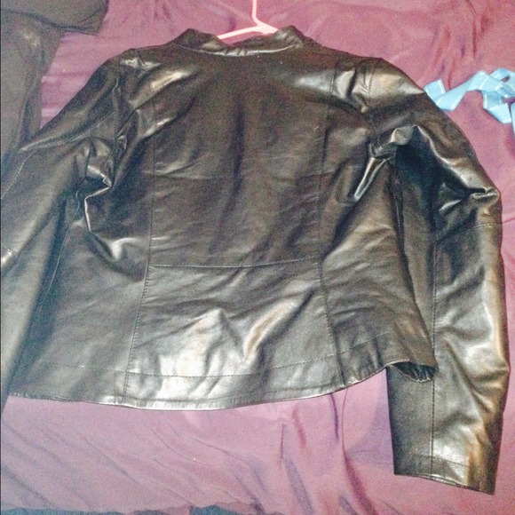 Authentic leather jacket. - Picture 3 of 3