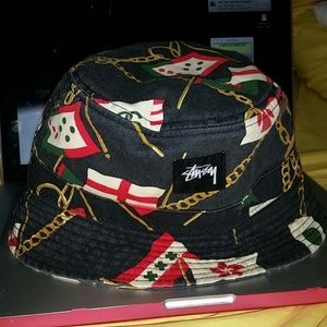 Stussy 5 flag bucket hat