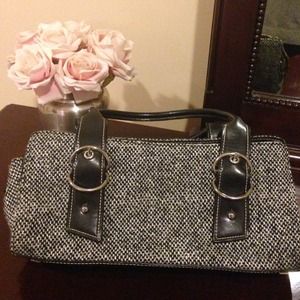 Perfect black and white purse
