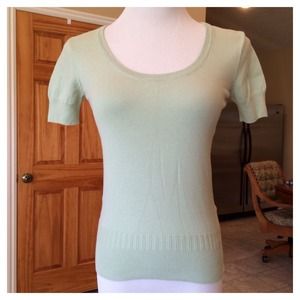❌GIFTED❌💥CLEARANCE💥H&M GREEN SWEATER IN SIZE XS