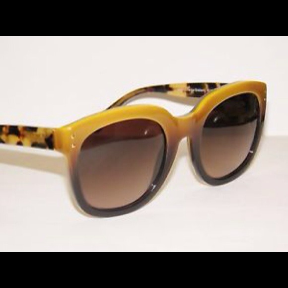 COACH NEW AUTHENTIC! BUY THEM NOW. WONT LAST