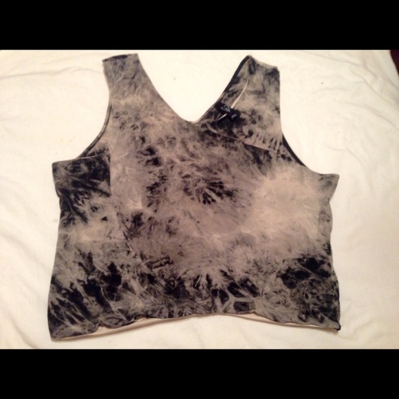 SOLD Windsor Crop top.
