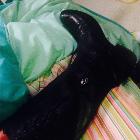 Sold in bundle! Black Leather riding boots! Size 9 - Picture 2 of 4