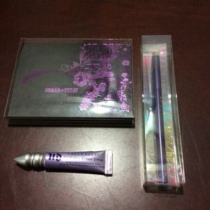 🚫 S O L D 🚫 Urban Decay Bundle 🚫 S O L D 🚫