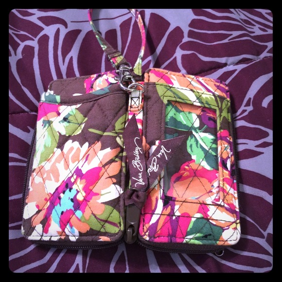 🌟VERA BRADLEY SMARTPHONE WRISTLET🌟