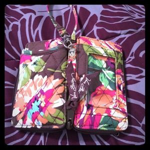 🌟VERA BRADLEY SMARTPHONE WRISTLET🌟