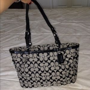Coach Signature handbag
