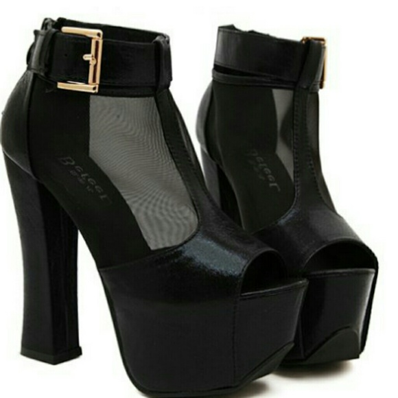 Black open toe pumps
