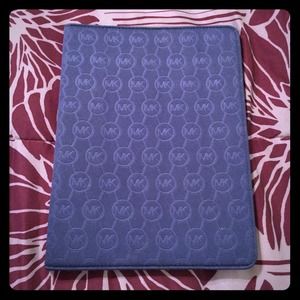 MICHAEL KORS iPad case (navy).