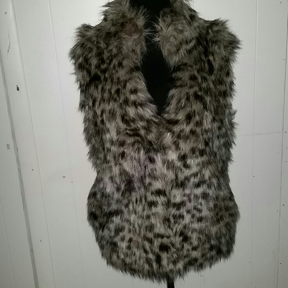 Michael Kors faux fur vest - Picture 2 of 3