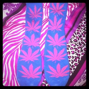 Pink & Blue HUF socks 💗