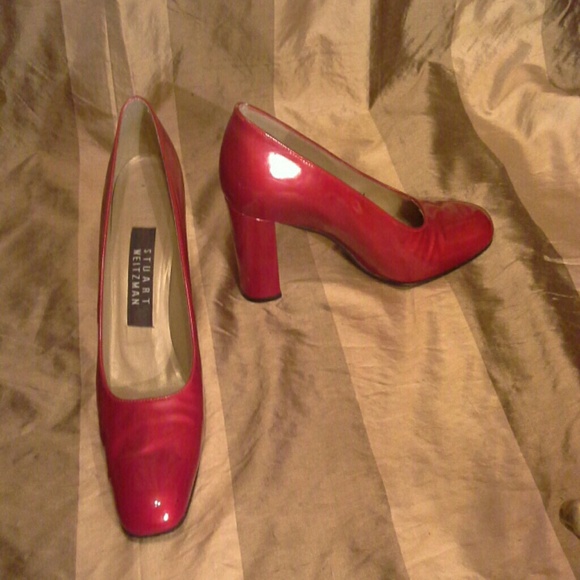 Stuart Weitzman Ruby Red Patent Leather Pump 7AA