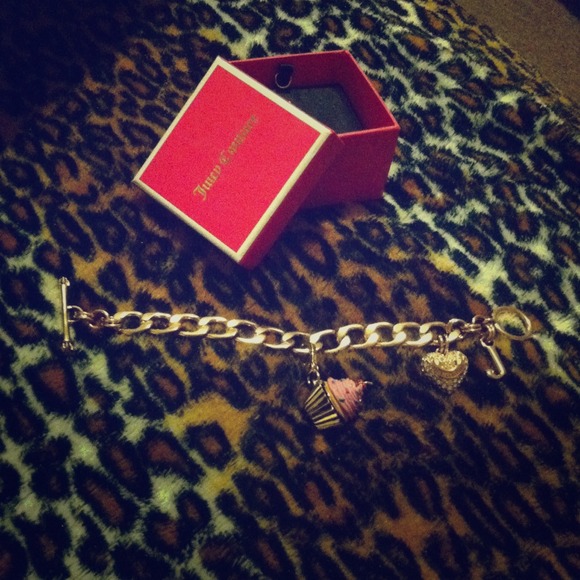✨‼️SALE‼️✨Gold juicy couture bracelet