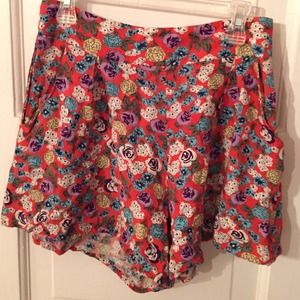 Girl's flower print shorts
