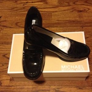 Black Michael kors bayville loafers