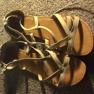 Tope scrappy sandals