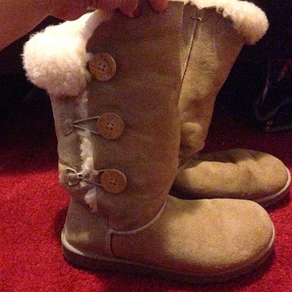 Ugg Tall Cheasnut  bailey button