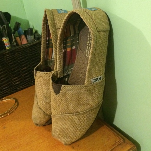 TOMS shoes