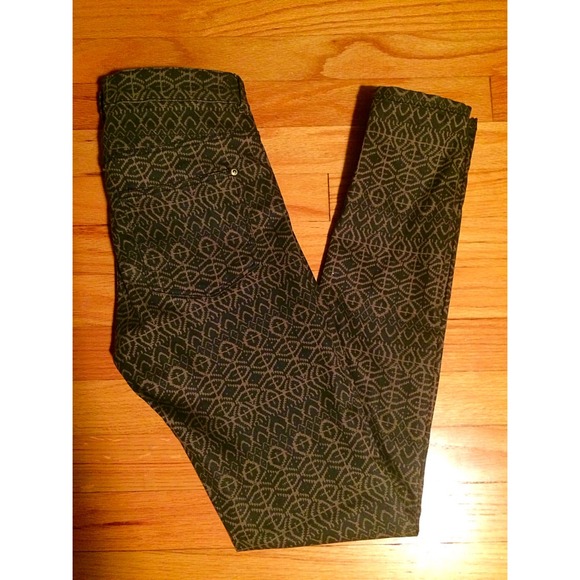 Slim fit pants; army green; tribal; pockets