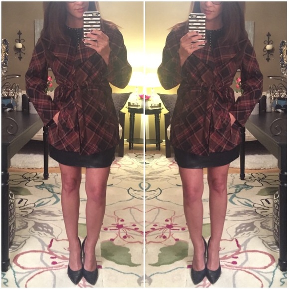 🍁Mad for Plaid! 🍁 Cute Brown Plaid Trench Coat - Picture 1 of 4