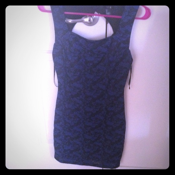 blue dress