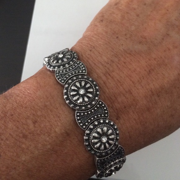 Vintage look Silver Stretch Bracelet BIJOUTERIE - Picture 2 of 2